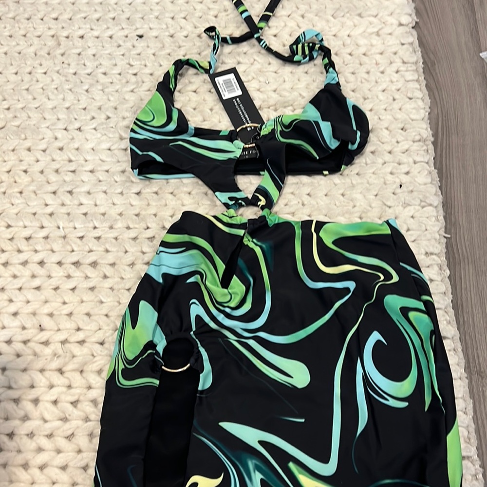 White Fox Boutique Party Girls Mini Dress Green swirl. NWT